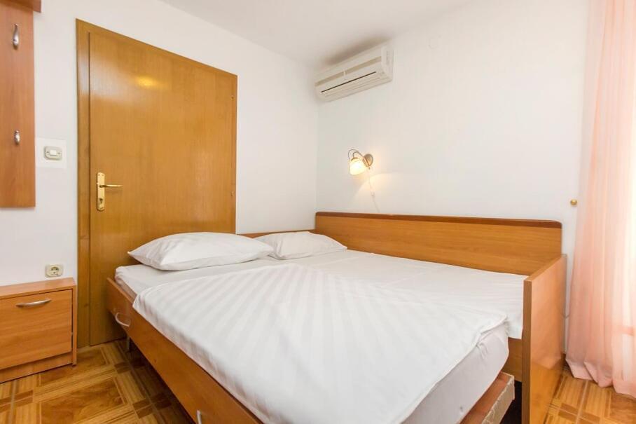 Apartments Tonimir Водице Экстерьер фото