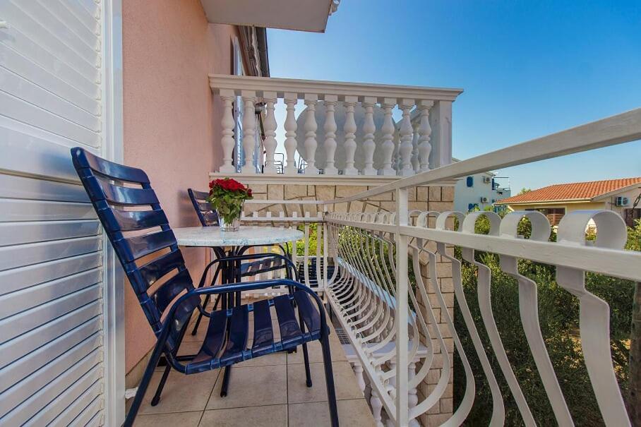 Apartments Tonimir Водице Экстерьер фото