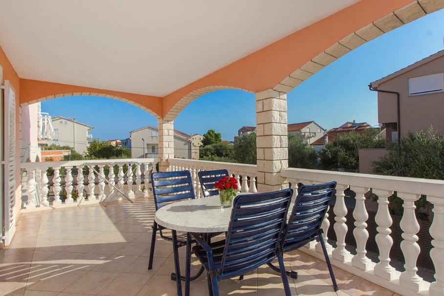 Apartments Tonimir Водице Экстерьер фото